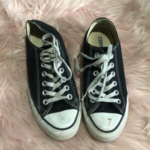 Converse low top black shoes